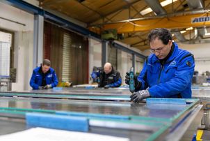 k-PR_221214_Fotos_Mitarbeiter_Produktion__76__Kissenbau